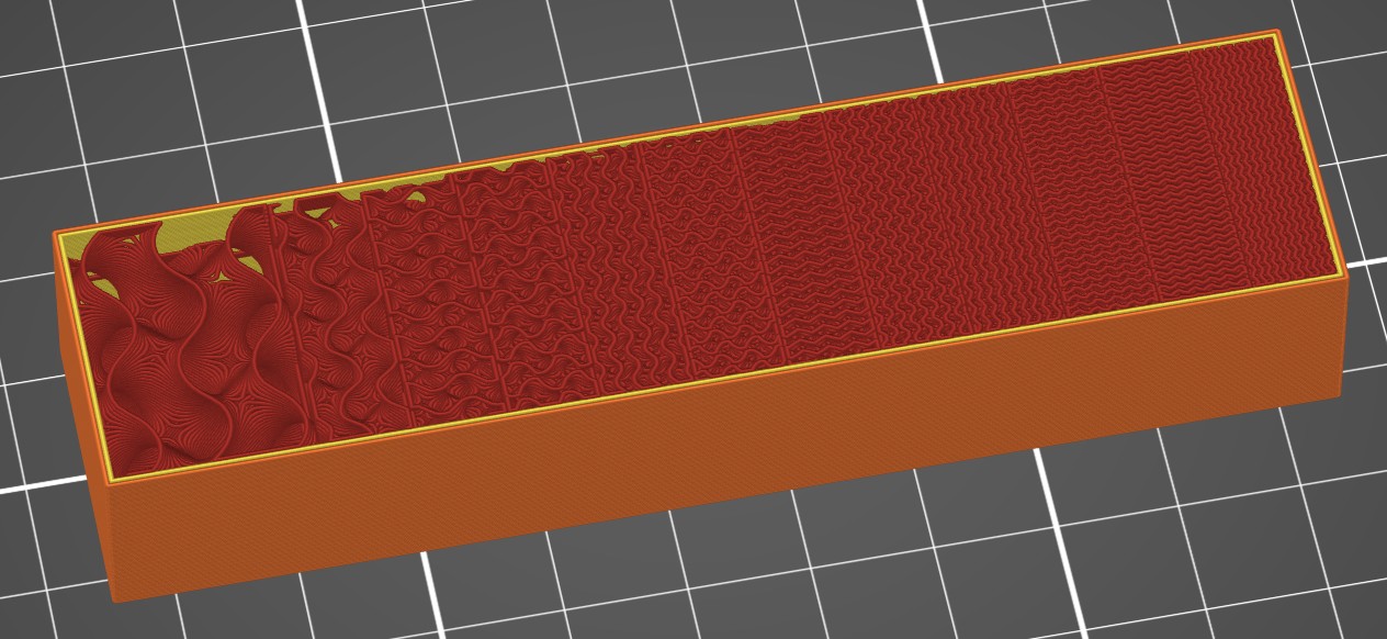 PrusaSlicer preview of the bar with its top removed, showing coarse infill at one end becoming progressively finer toward the other.